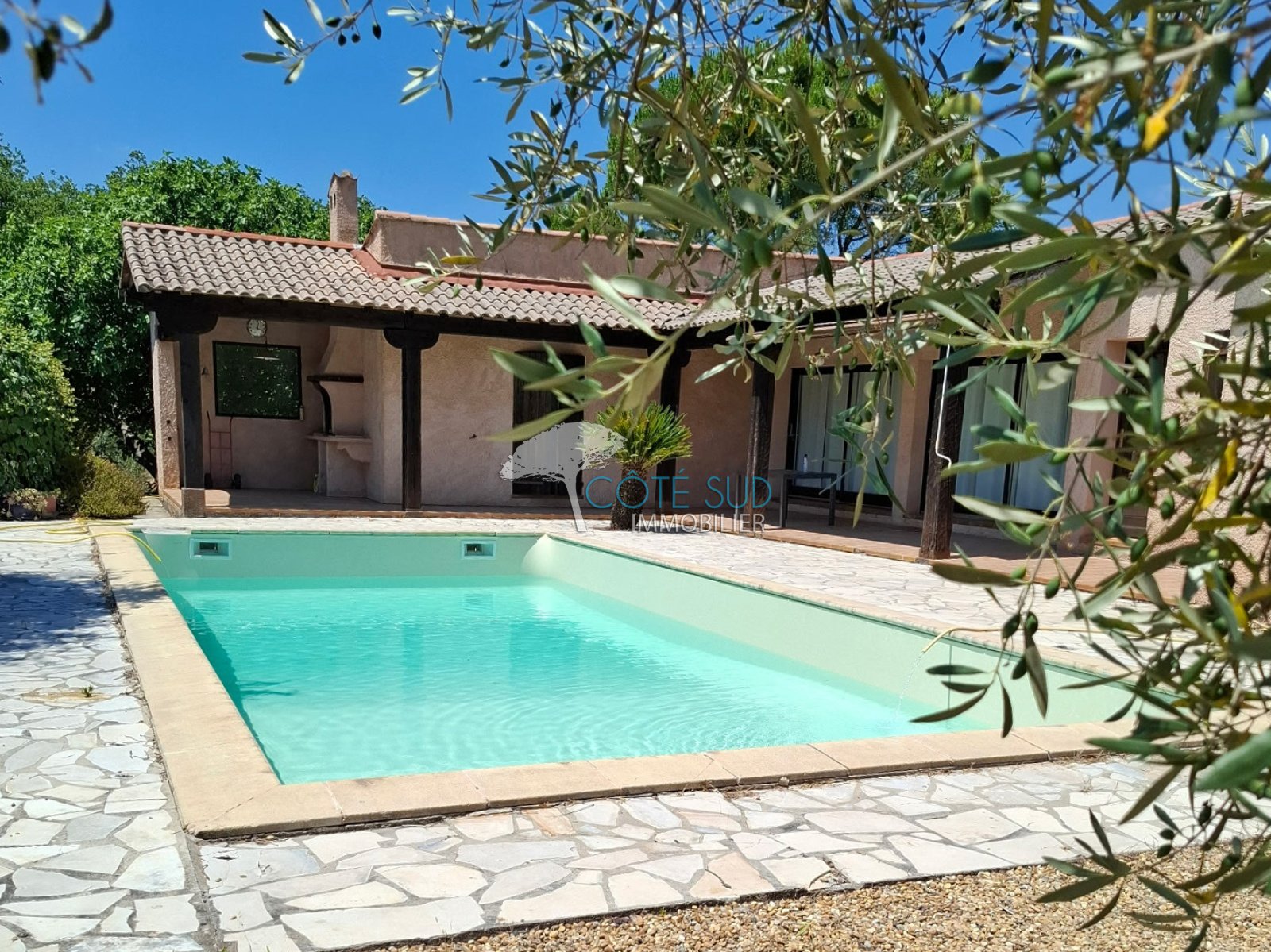 Maison, 5 pièces, 3, chambres, piscine, dépendance, double garage